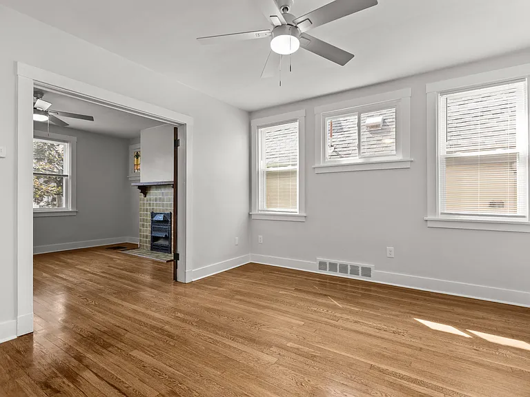 1129 Wisconsin Ave — Photo 11