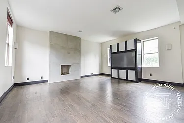 Rented by Nolita Group