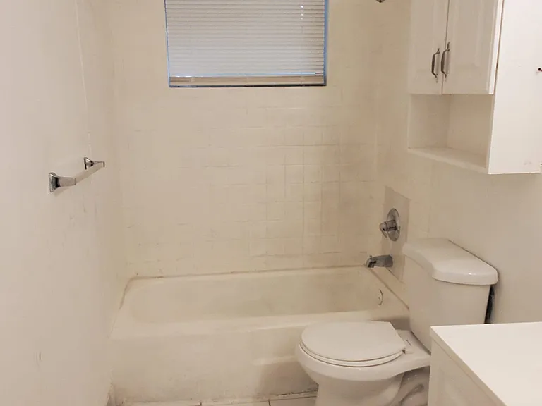3831 SW 12th Pl #3 — Photo 8