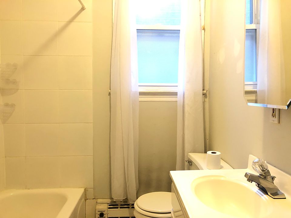 2nd image of 88 W 24th St
