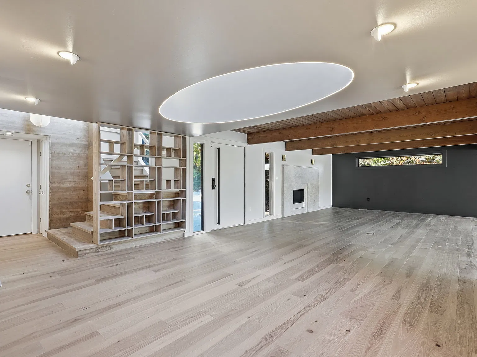 6 bed, 5.5 bath, 4453 sqft, $9,250 — Photo 4