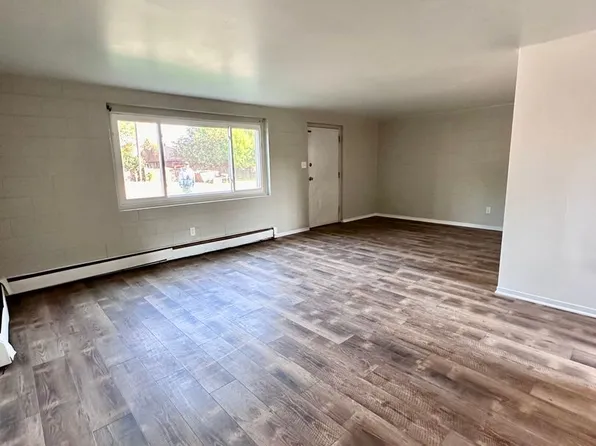 Airport Heights - 1100 8th Ave NW