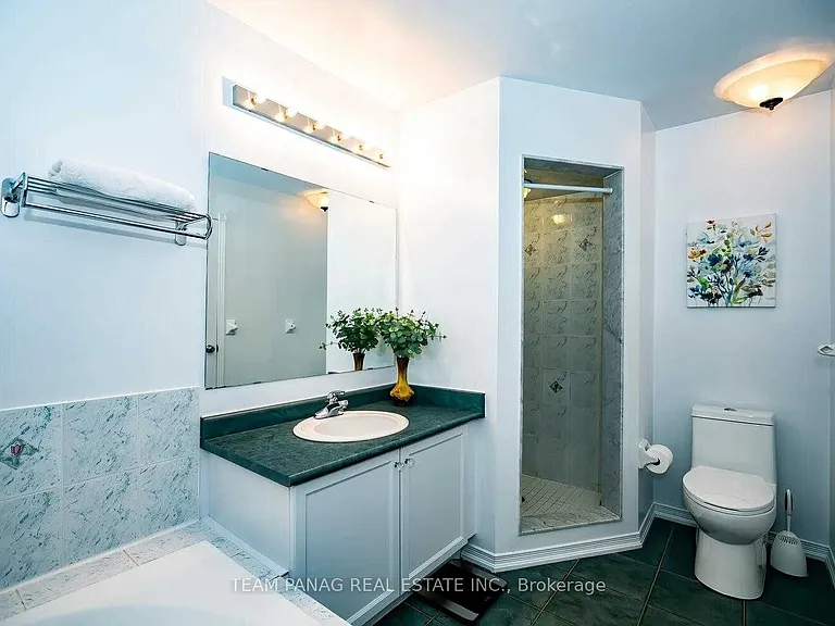 4 Queen Anne Dr — Photo 12