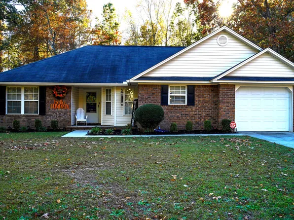 3255 Valencia Dr, Dalzell, SC 29040