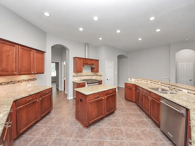 18403 Sierra Falls Ct — Photo 28