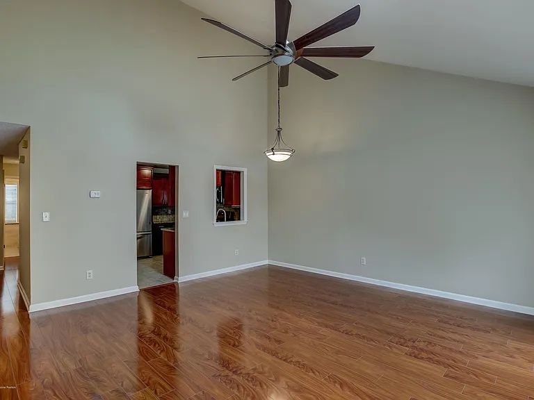 92 Tulip Ln — Photo 5