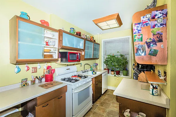 Sold by RealTegrity NY LLC | media 7