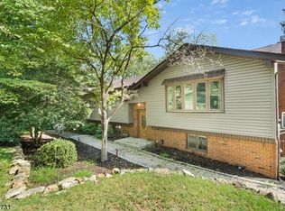 39 Valley View Rd, High Bridge, NJ 08829