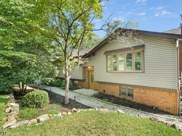 39 Valley View Rd, High Bridge Boro, NJ 08829