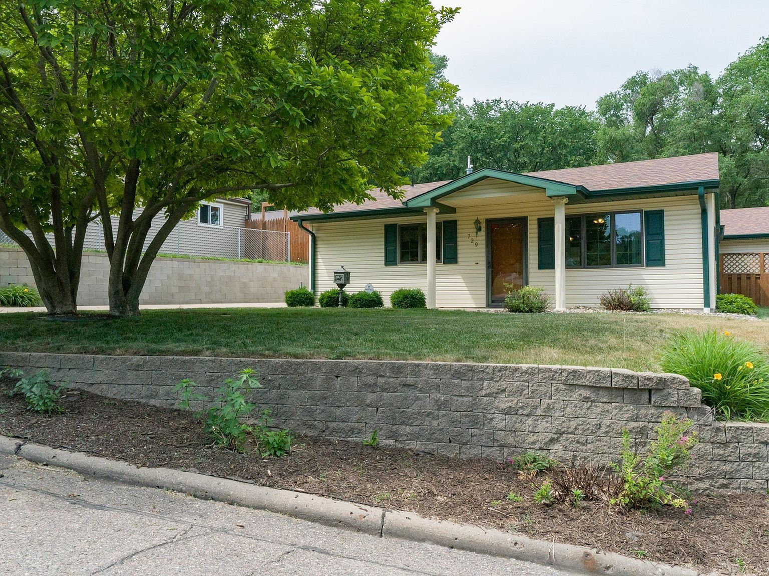 729 Alice St, Sioux City, IA 51105 Zillow