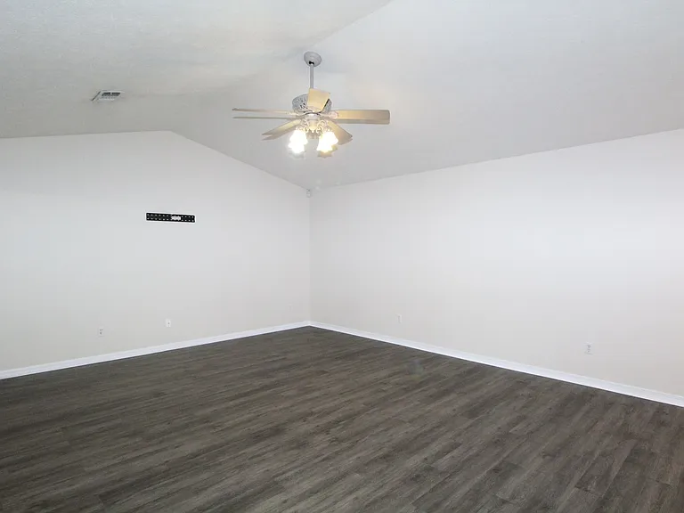 4150 Oak Pointe Dr — Photo 3