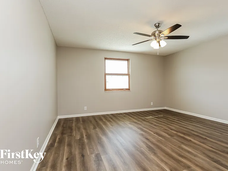 3504 Wood Bridge Dr — Photo 8