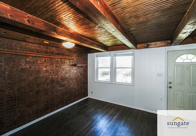 217 W Edgevale Rd — Photo 3