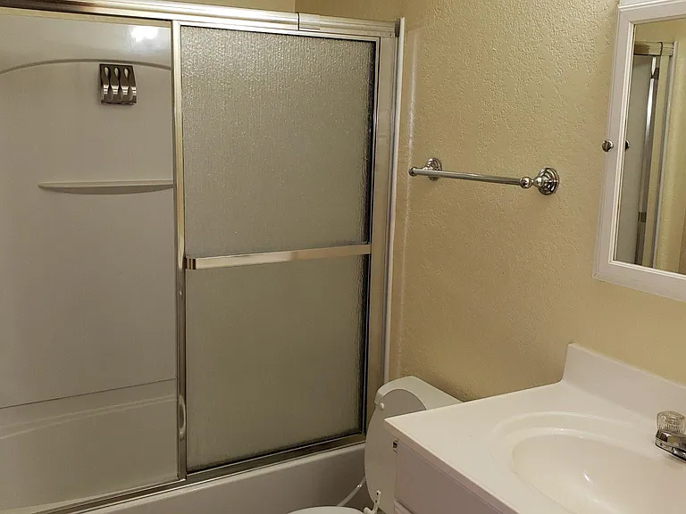 29565 W Jefferson Ave #5 — Photo 6