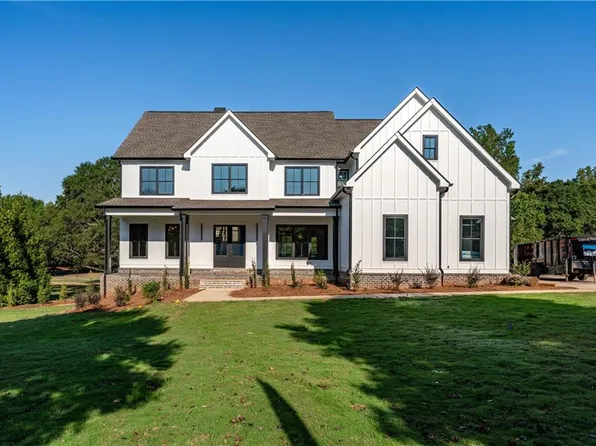 445 Fox Valley Dr, Monroe, GA 30656