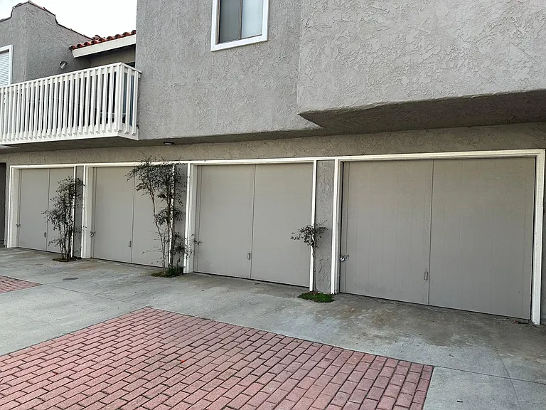 One car garage