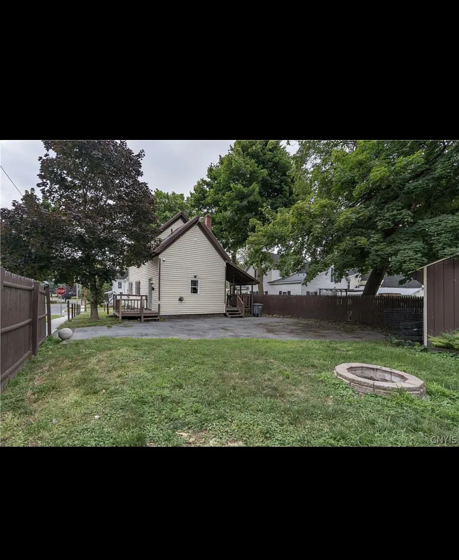 631 Grant St — Photo 3