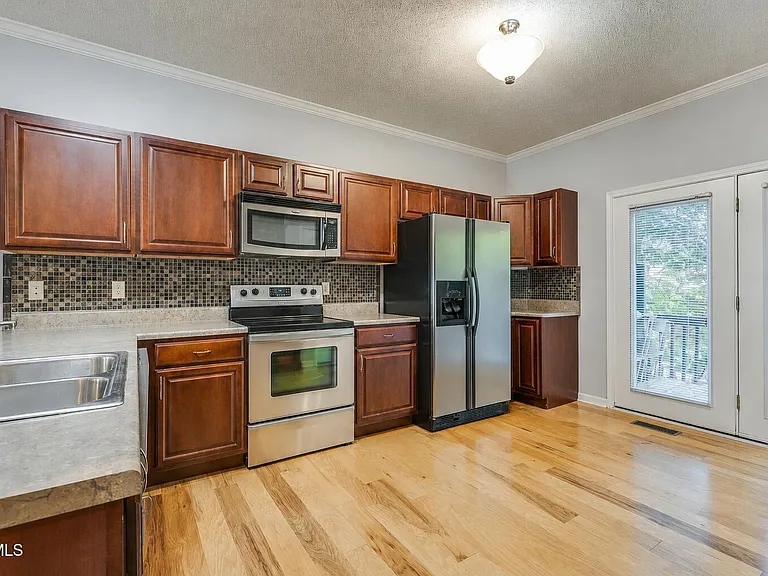 28 Cherokee Ridge Ct — Photo 9
