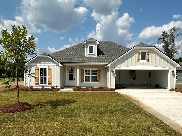 311 Barry Field Cir, Hahira, GA 31632