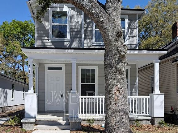 2nd image of 1039 E Union St