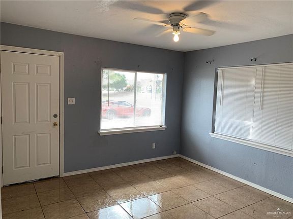 4th image of 142 Loretta St