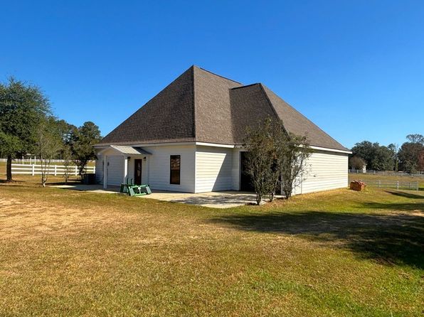 1072 Country Club Rd, McComb, MS 39648