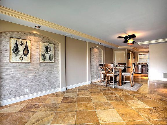 4th image of 68 Yacht Club Dr APT 12