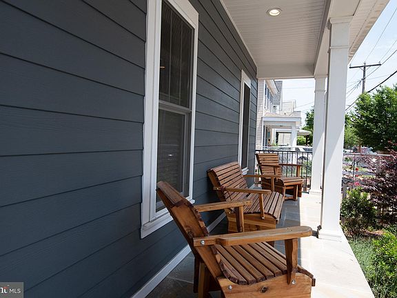 3rd image of 519 Amelia St