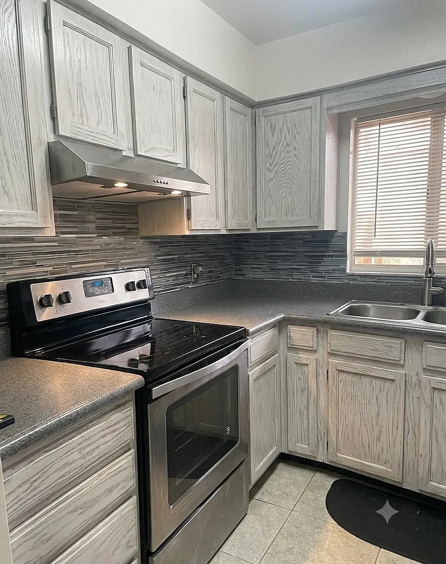 2 bed, 993 sqft, $1,900 — Photo 2