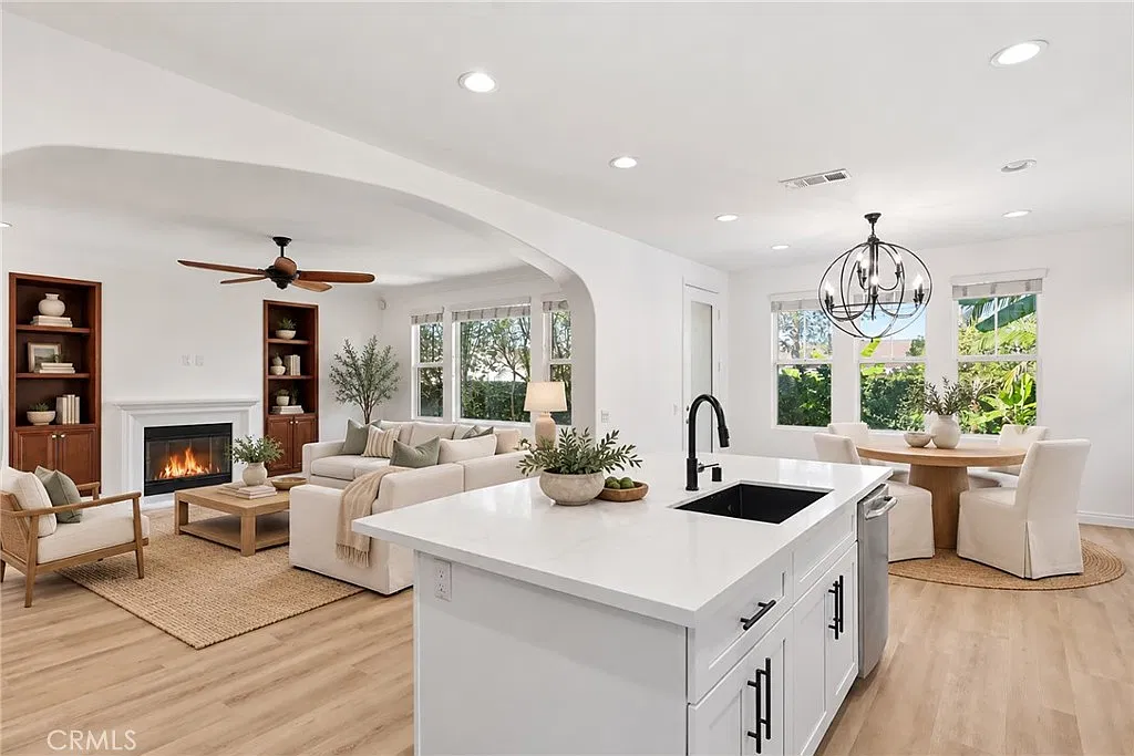 3 bed, 2.5 bath, 2242 sqft, $7,000 — Photo 4