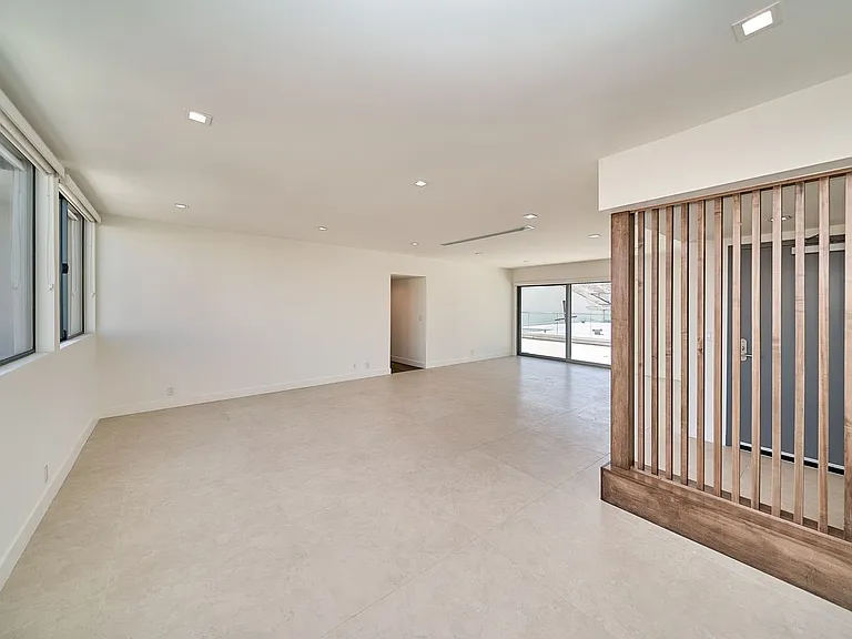 145 S Maple Dr #Penthouse 401 — Photo 11