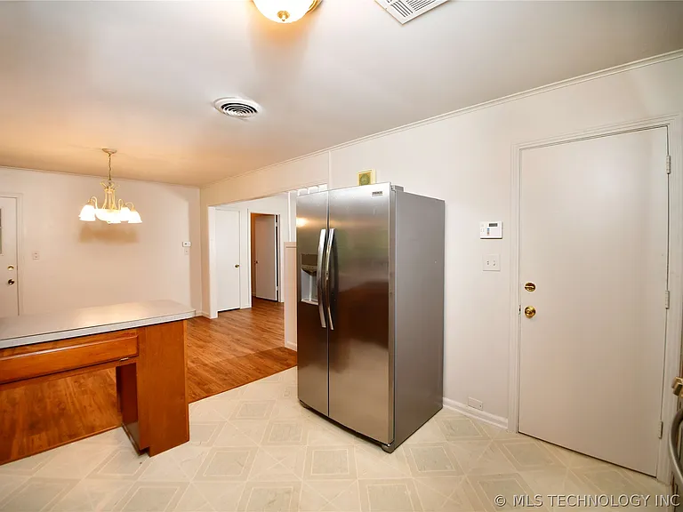 3707 E 29th St — Photo 10