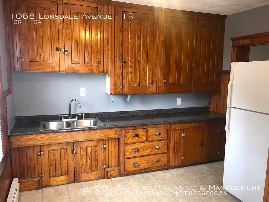 1st image of 1088 Lonsdale Ave #1R