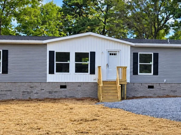 621 Gaillard St, Eutawville, SC 29048