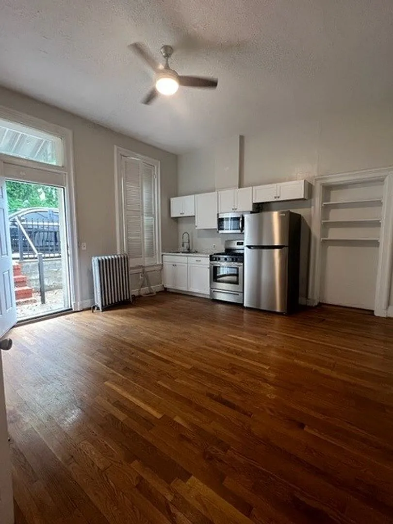 1 bed, 1.0 bath, 400 sqft, $899 — Photo 4