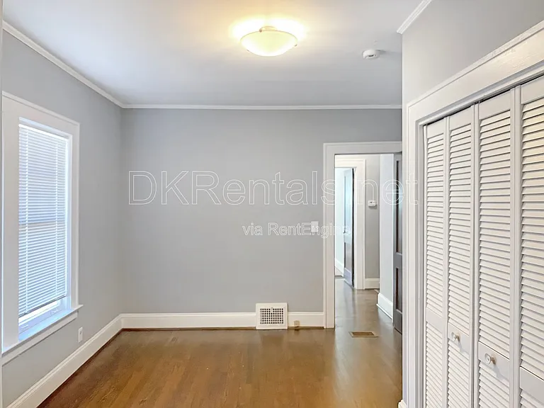 1739 Sylvan Rd SW — Photo 16