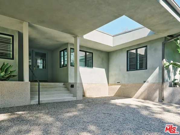 2633 Mandeville Canyon Rd, Los Angeles, CA 90049