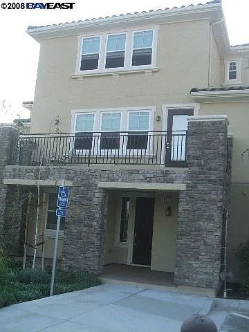 Building Photo 3
