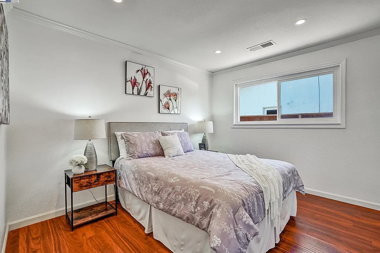 3 bed, 1811 sqft, $1,100 — Photo 4