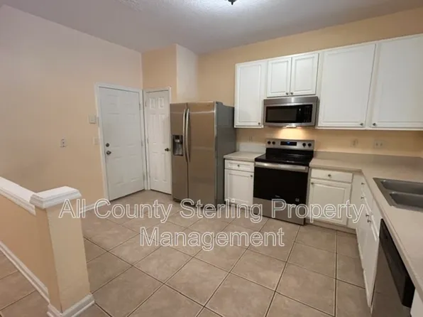 5052 Hawkstone Dr, Sanford, FL 32771