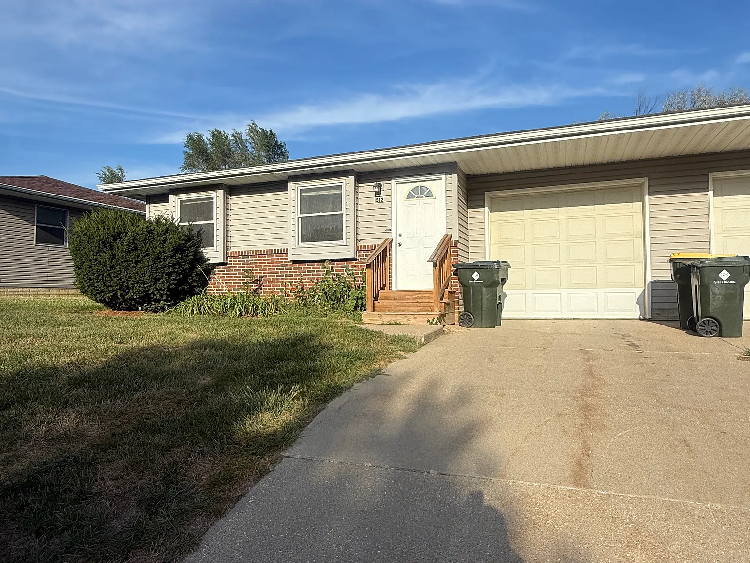 2 bed, $1,300 — Photo 1