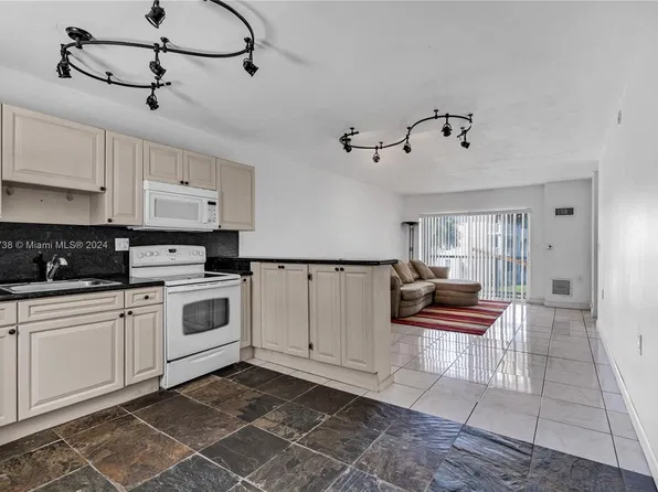 1600 NE 114th St APT 208, Miami, FL 33181