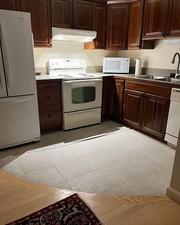 4 Keegan Ln, Greenfield, MA 01301 Zillow