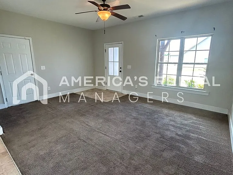 229 Union Station Dr — Photo 3