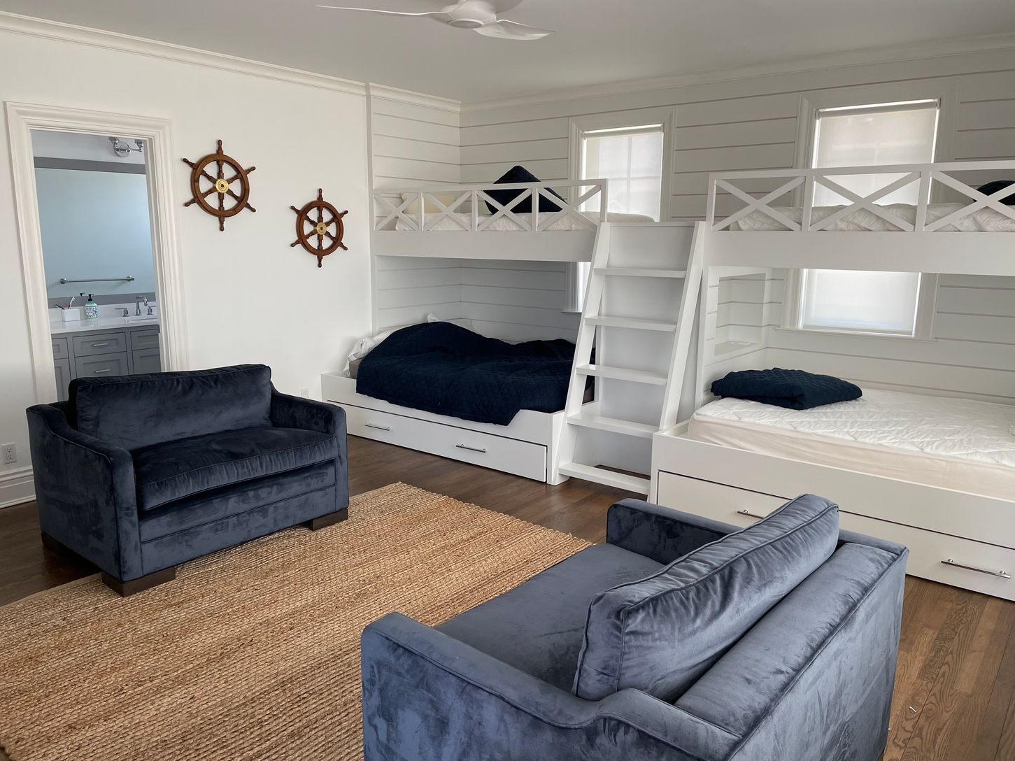  Bunk room 