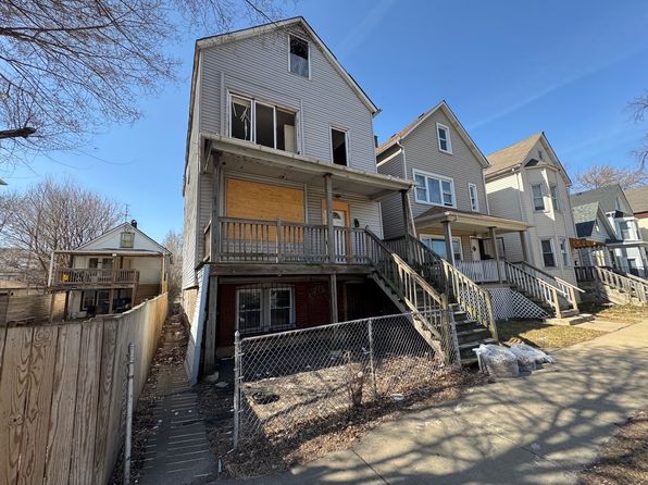 chicago-illinois-2120522629 picture