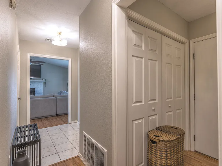 2909 W 61st Pl S — Photo 50