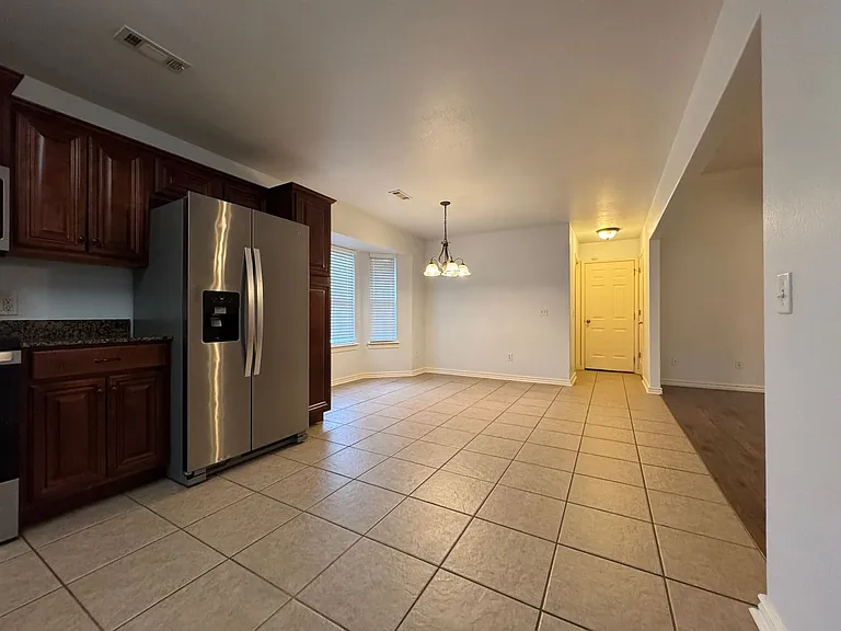 3905 W Amour Dr — Photo 6
