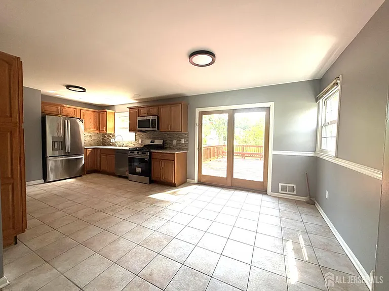 434 Plainfield Rd — Photo 11