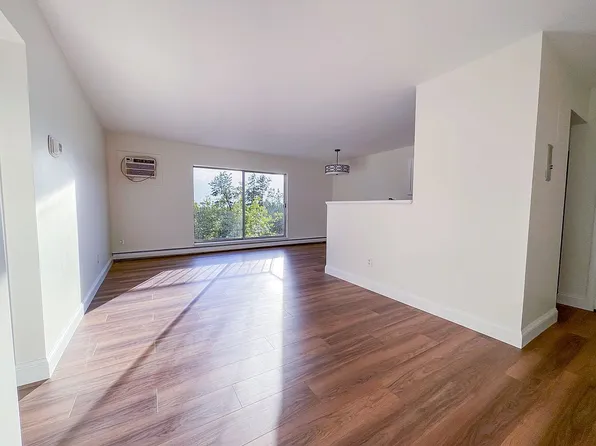 315 Solon Rd APT 313, Chagrin Falls Village, OH 44022